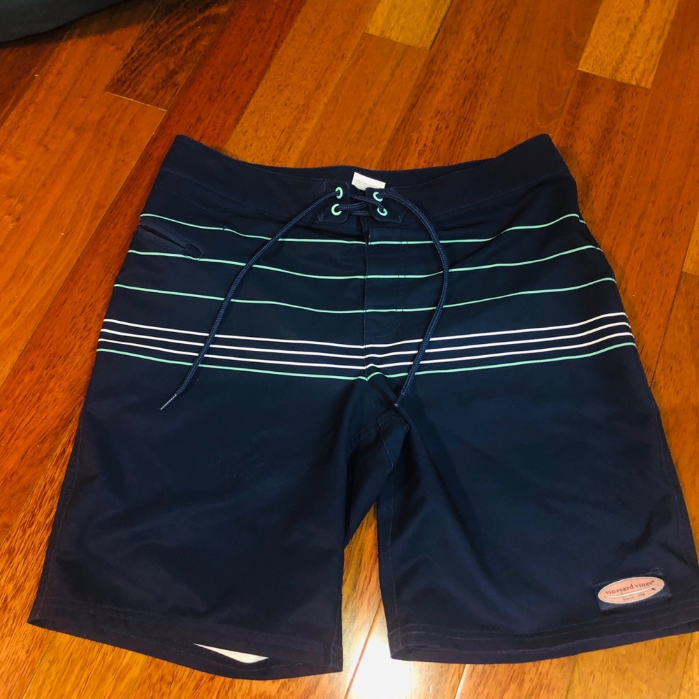 VINEYARD VINES BOARD SHORTS